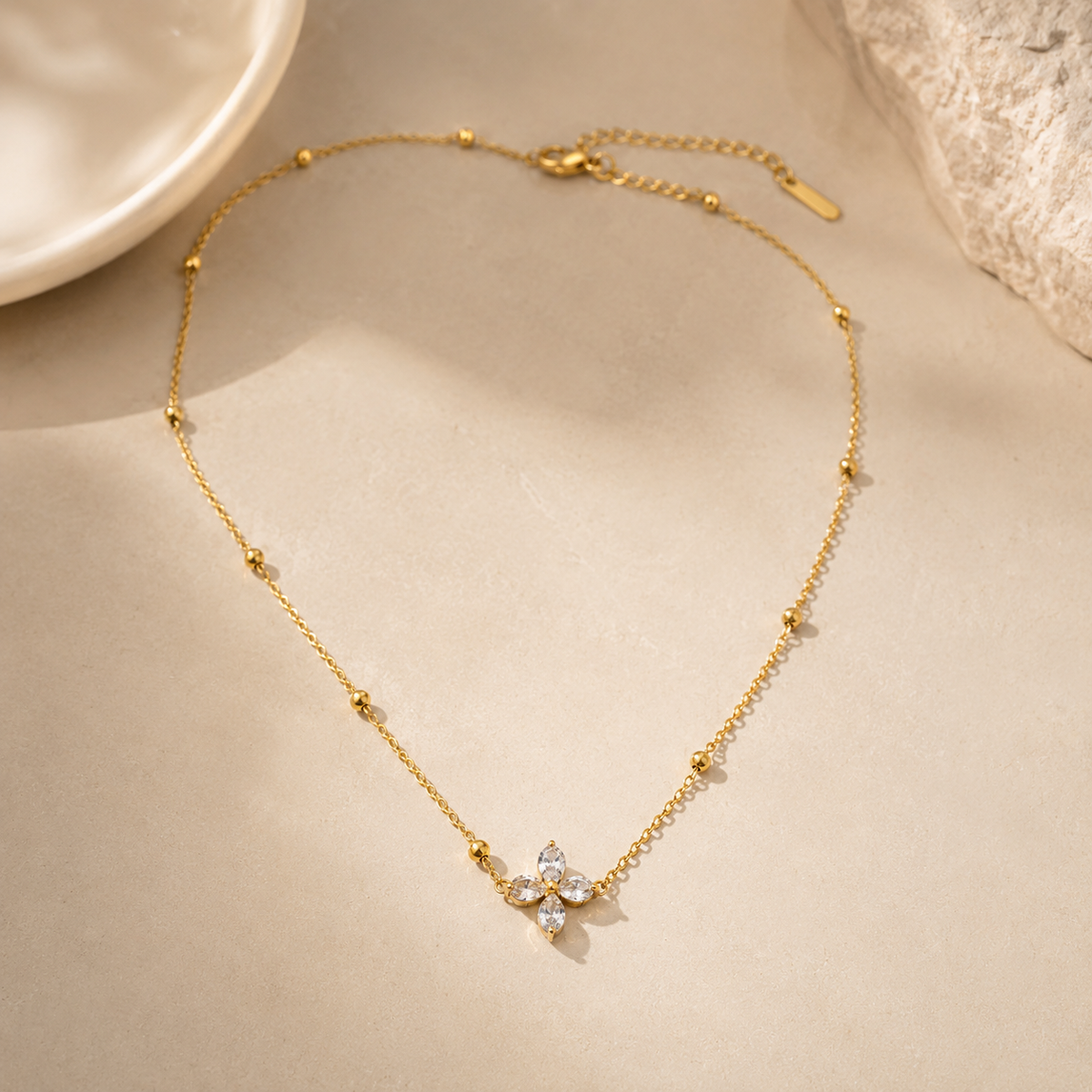 White Bloom Necklace