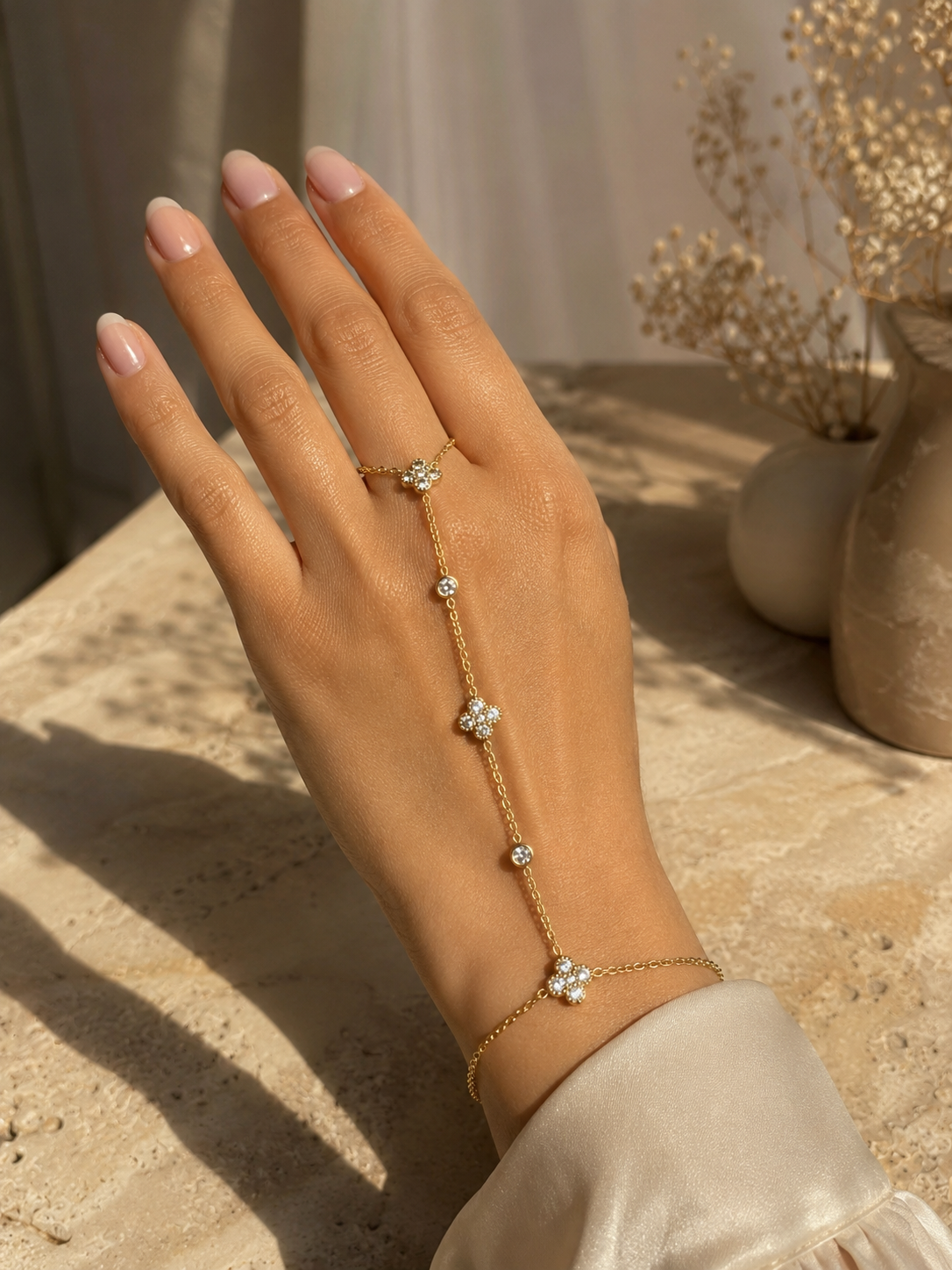Fiora Hand Chain