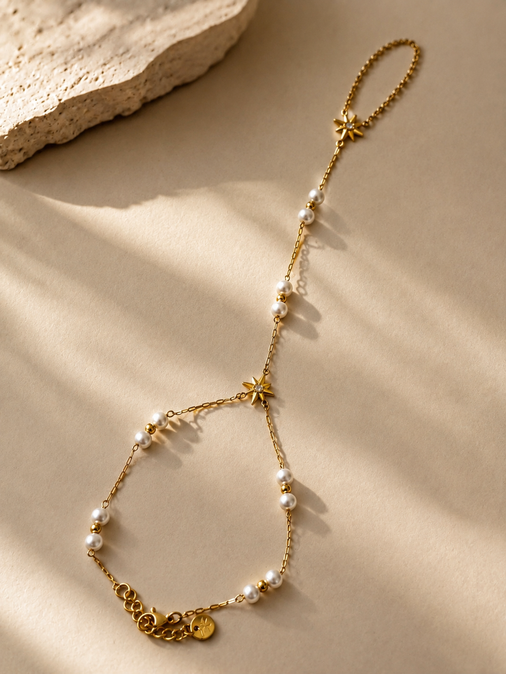 Asteria Hand Chain