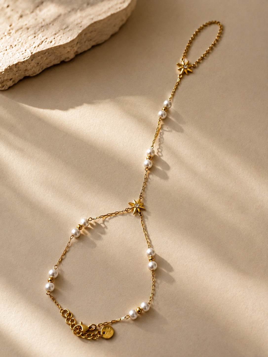 Asteria Hand Chain