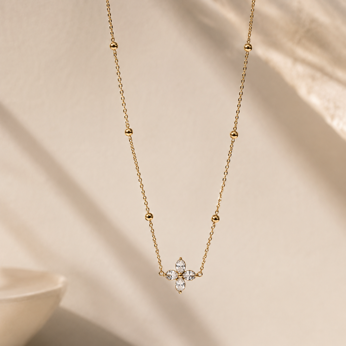 White Bloom Necklace