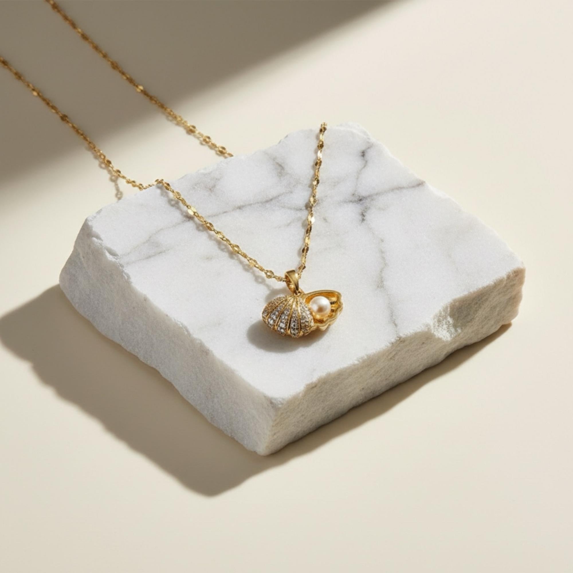 Sea Shell Pendant Necklace