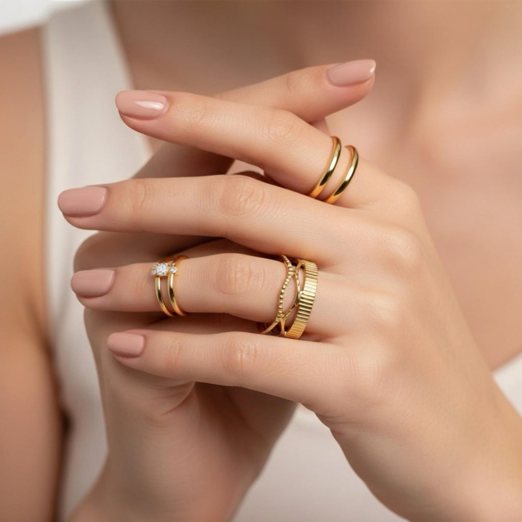 Célisse Engraved Roman Band – Classic Fit