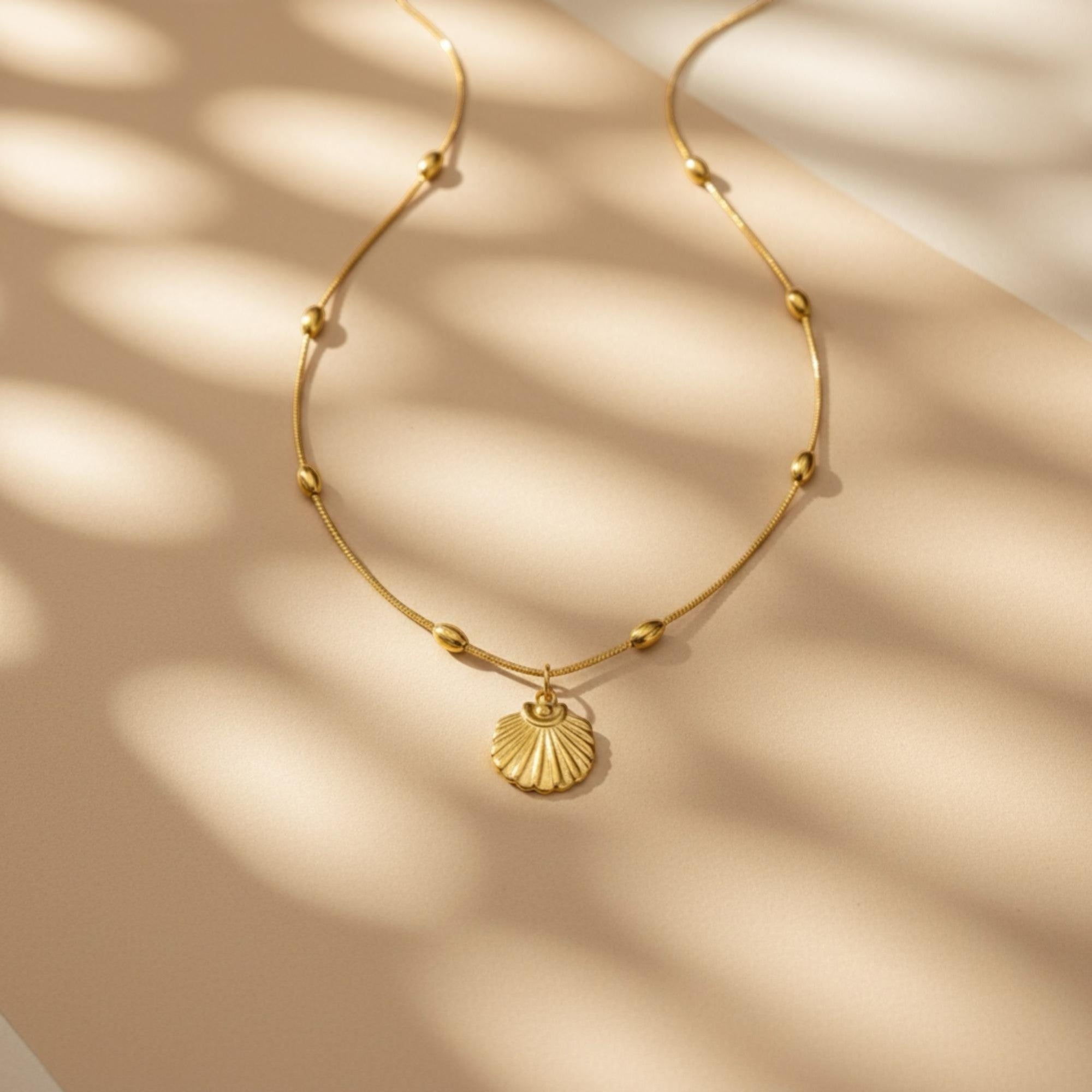 Closed Sea Shell Necklace